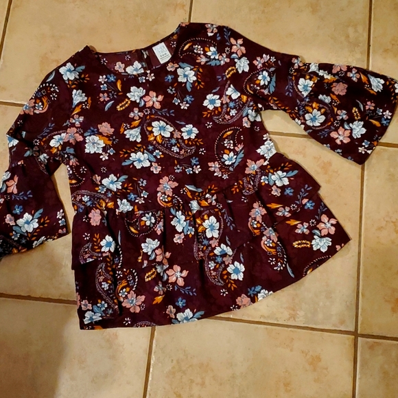 Time and tru top - Picture 1 of 1